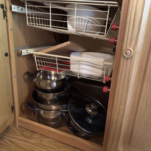 Gästewagen Tessin Kochutensilien